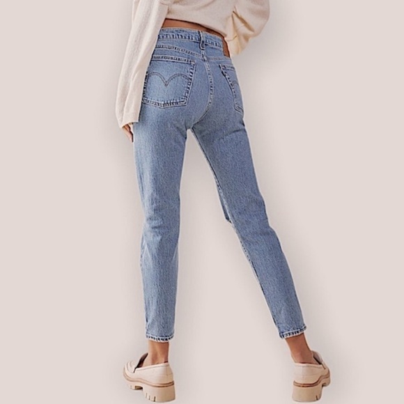 Levi’s 501 Ripped distressed buttons fly jeans high waist medium wash size 25 - Picture 3 of 16